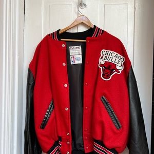 Vintage Delong Chicago Bulls jacket